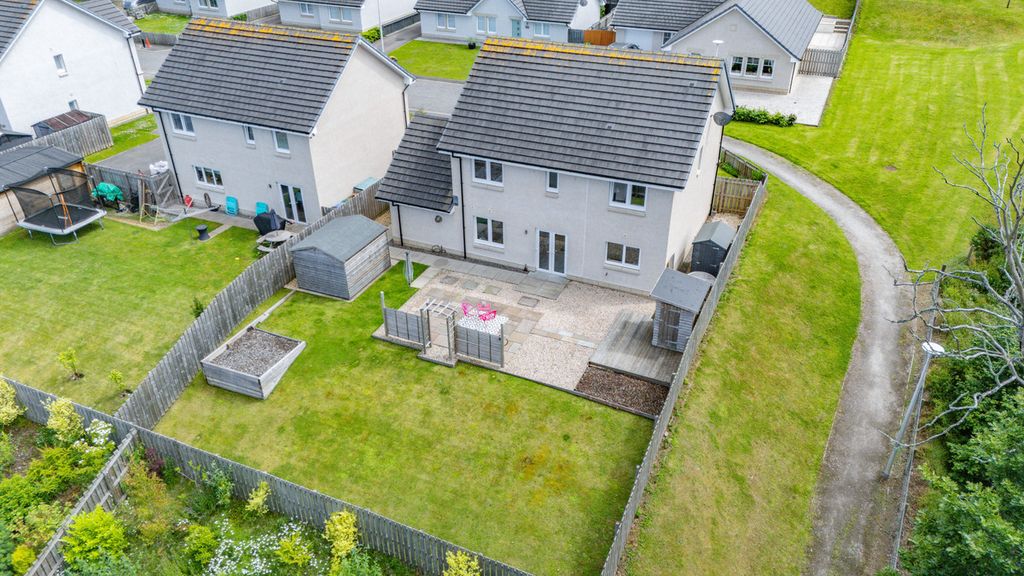 Property photo 2 of 48