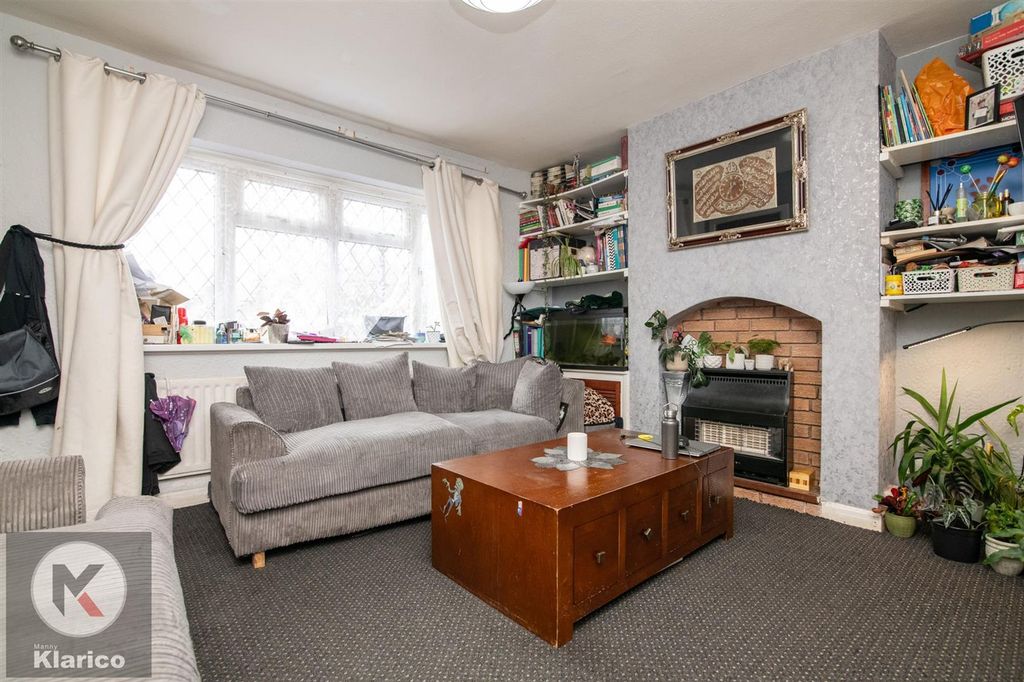 Property photo 3 of 10 21,Penshawgrove-16.Jpg