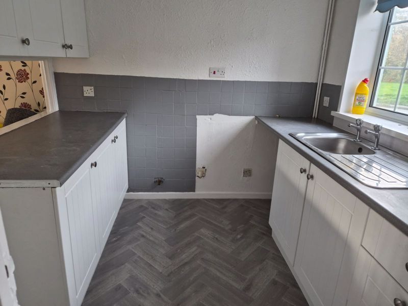 Property photo 3 of 7 Photo 9