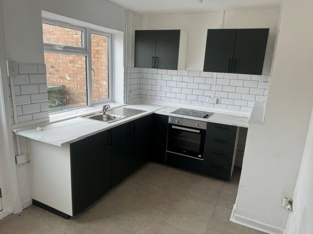 Property photo 1 of 6 Kitchen