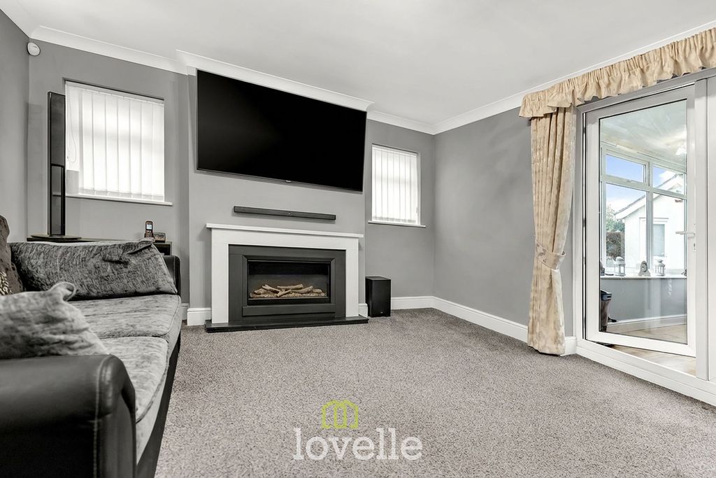 Property photo 2 of 26