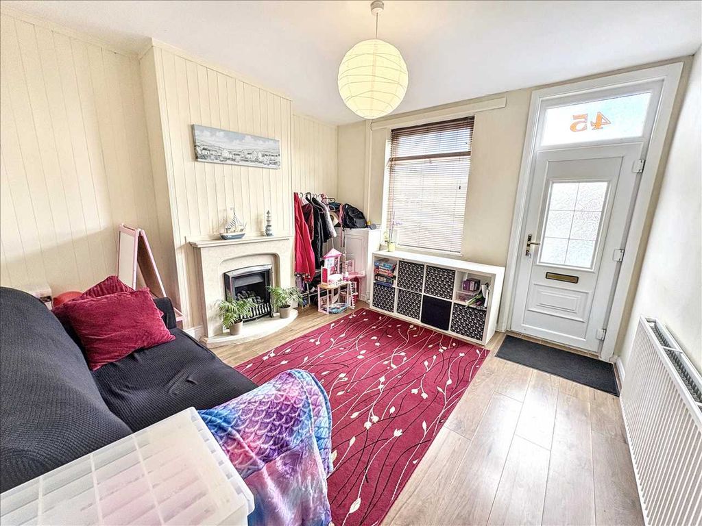 Property photo 3 of 27