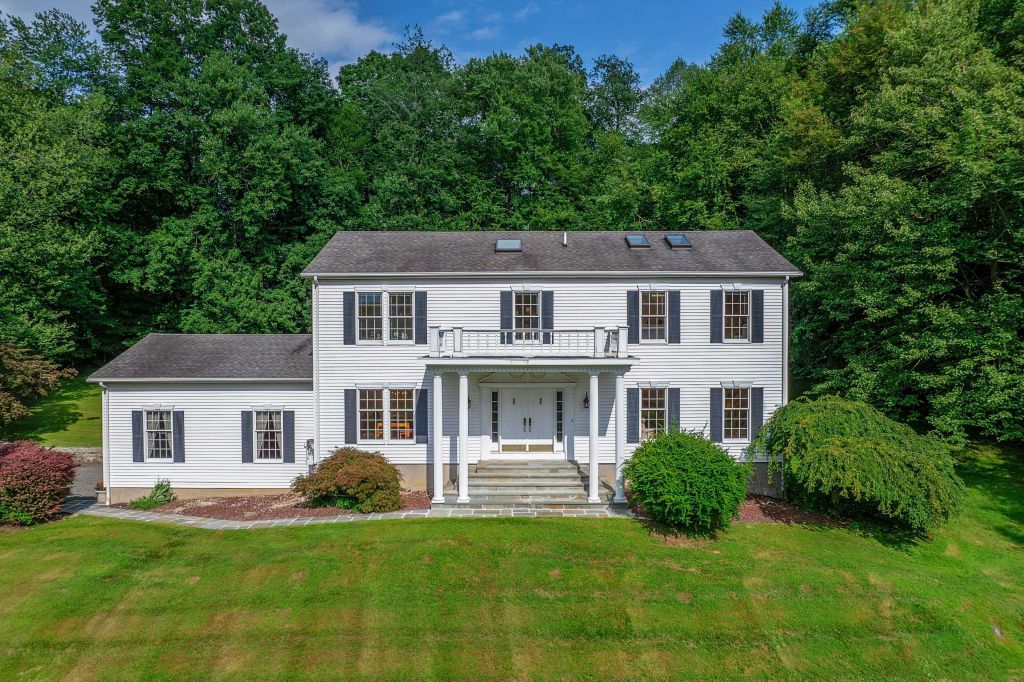 Property photo 1 of 31