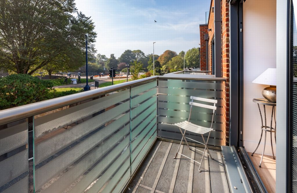 Property photo 2 of 19 Balcony