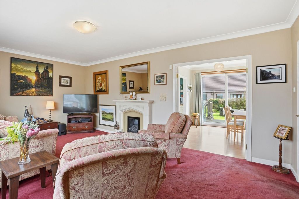 Property photo 3 of 19 5