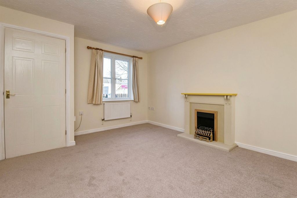 Property photo 3 of 12