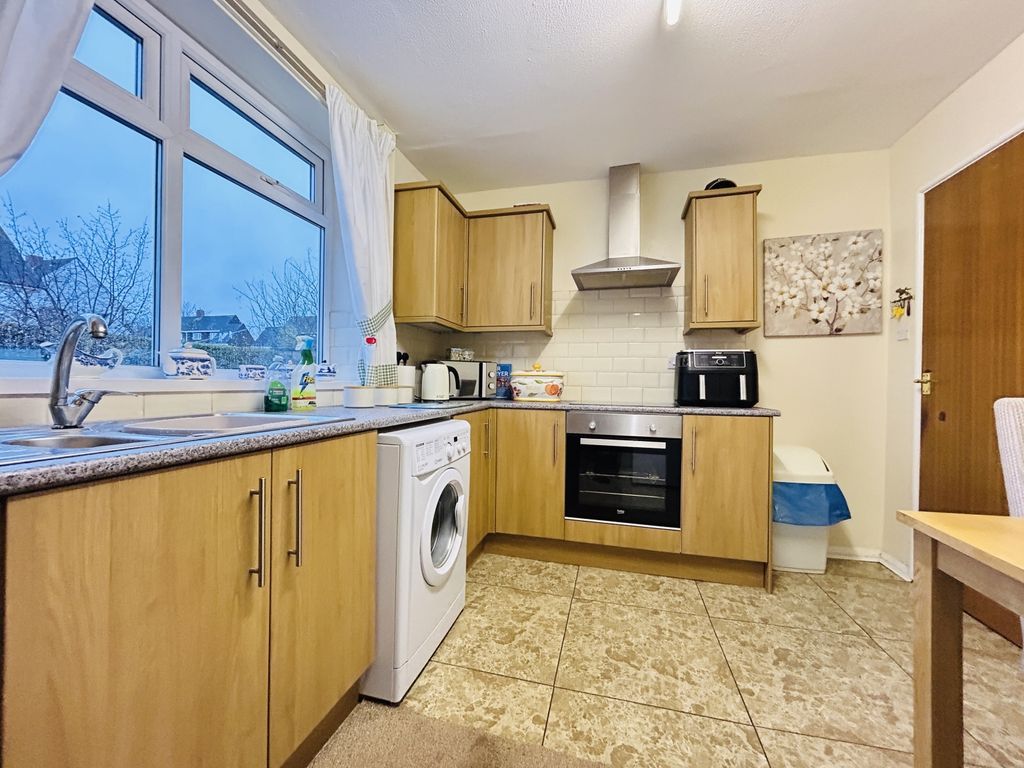 Property photo 3 of 17 Img_1948