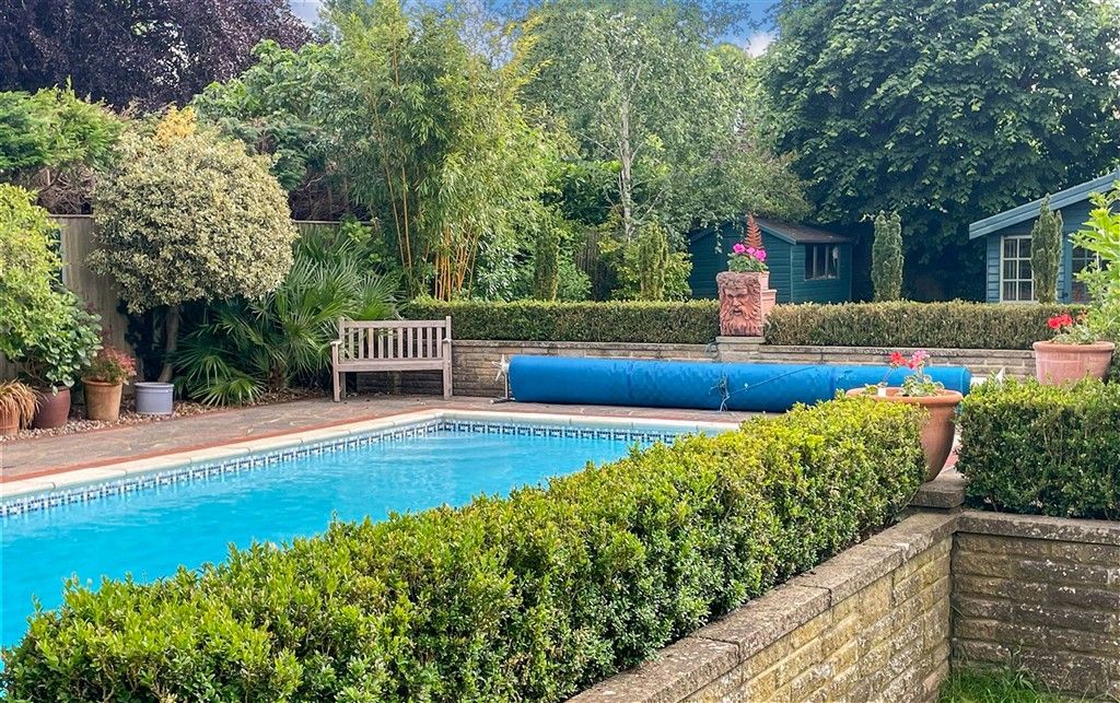 Property photo 3 of 28 Garden Lifestyle Shot