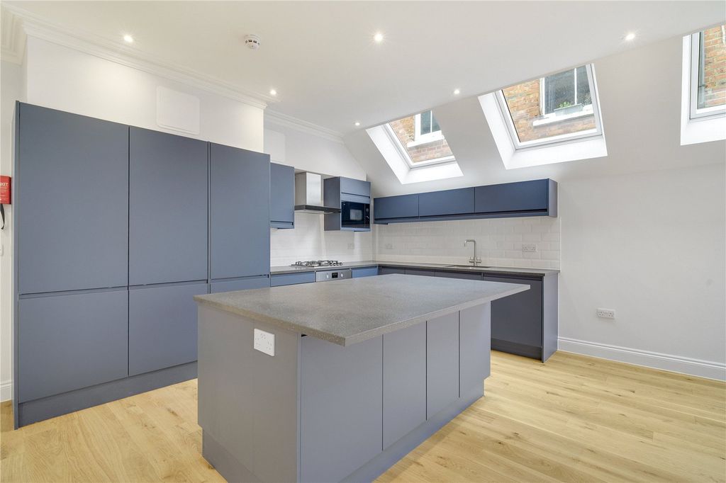 Property photo 2 of 19 Picture No. 03