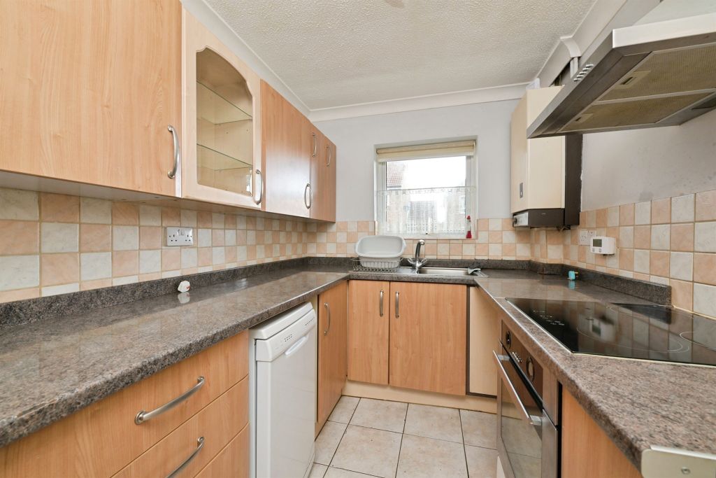 Property photo 3 of 14