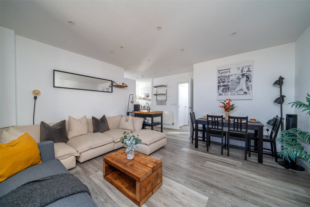 Property photo 2 of 35 Reception