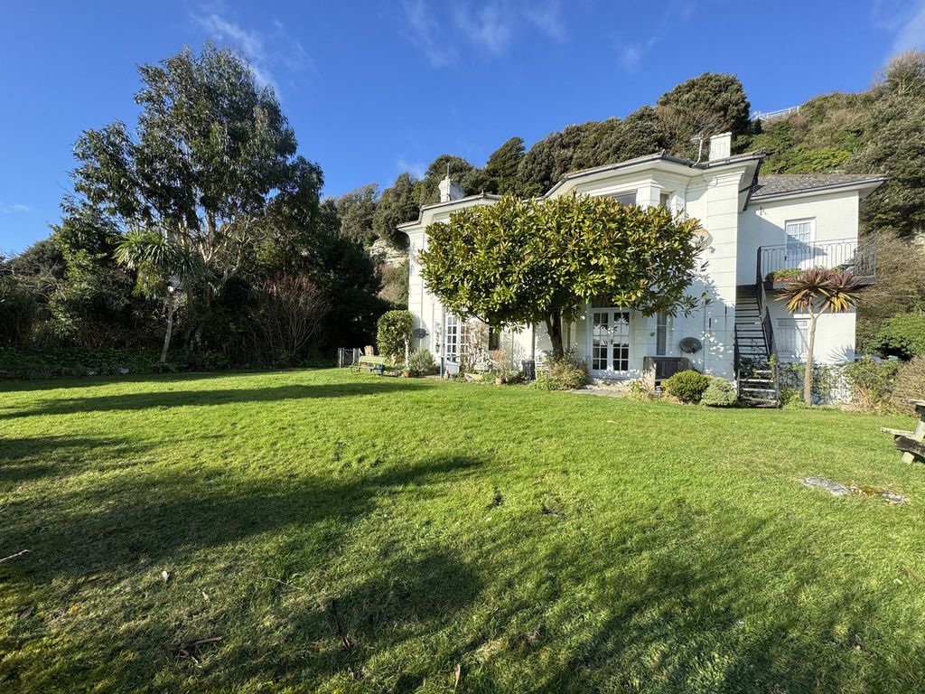 Property photo 3 of 11