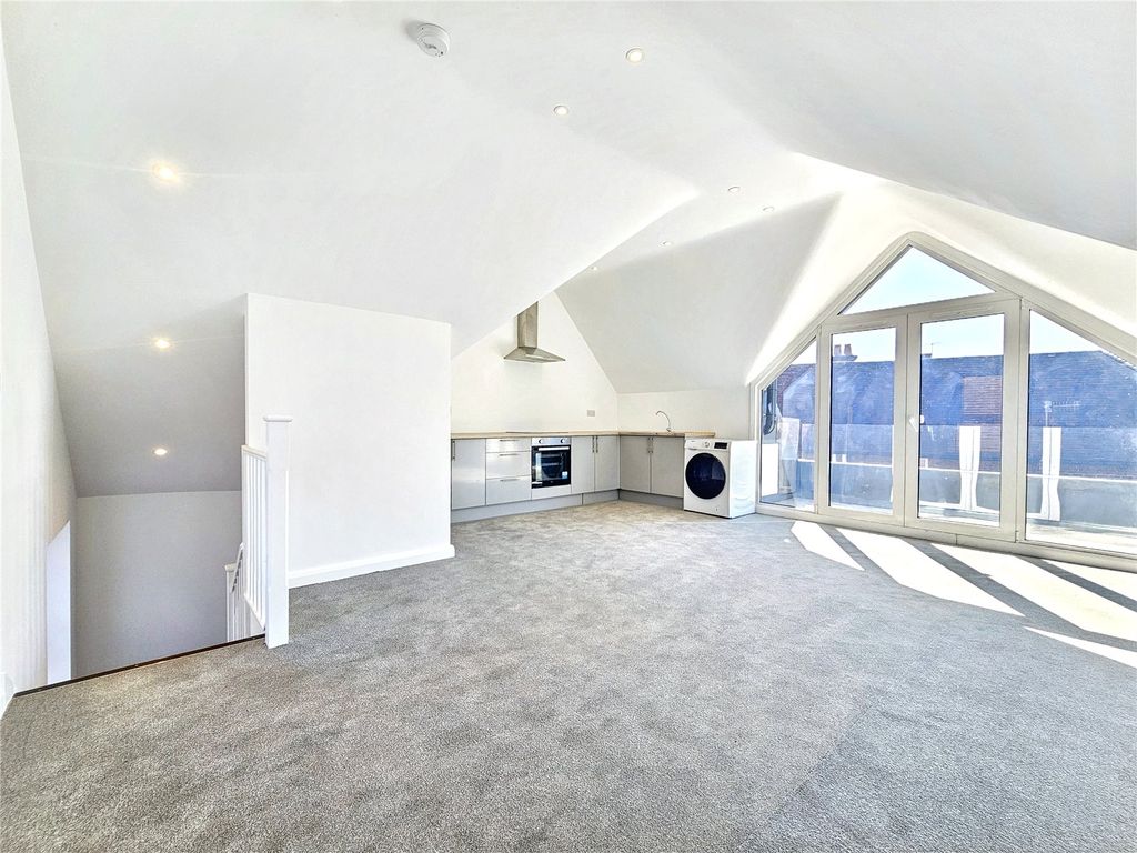Property photo 2 of 14 Picture No. 05