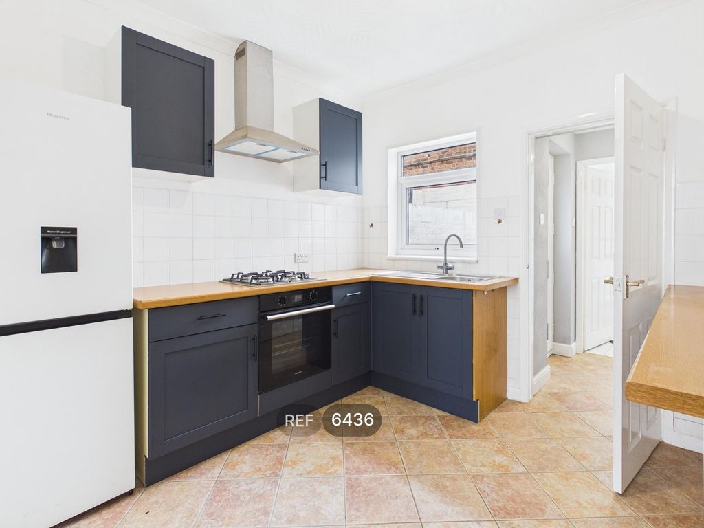 Property photo 1 of 21 Kitchen