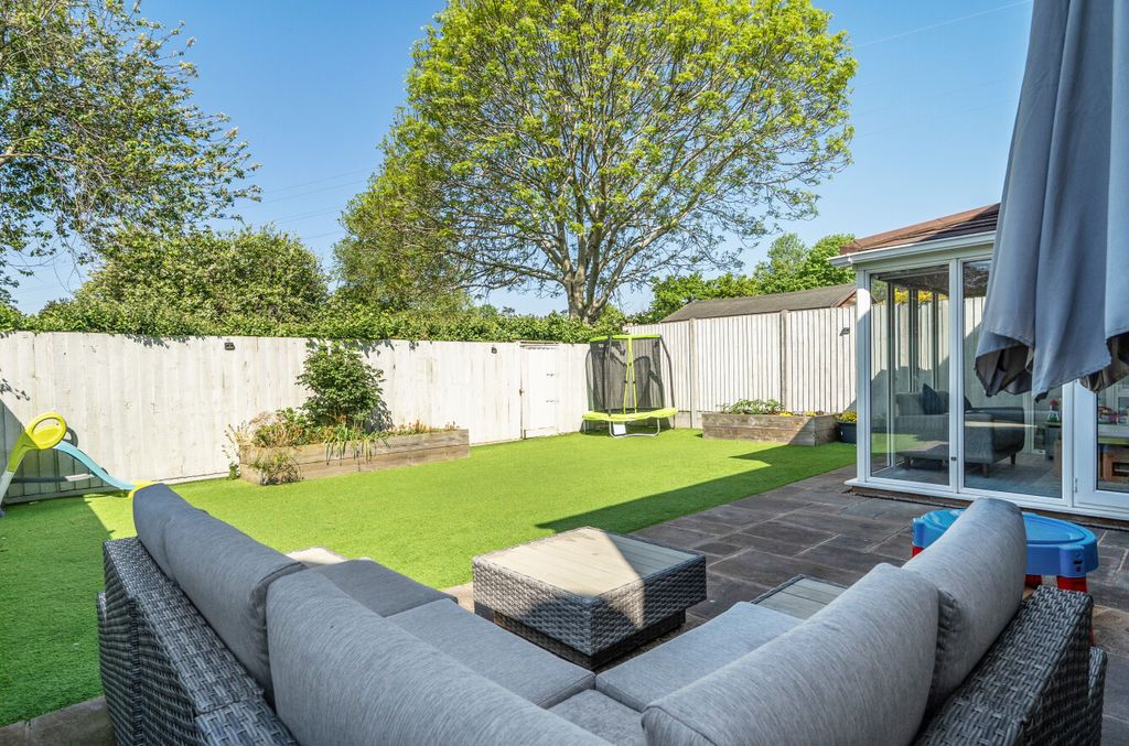 Property photo 2 of 25 Rear Garden