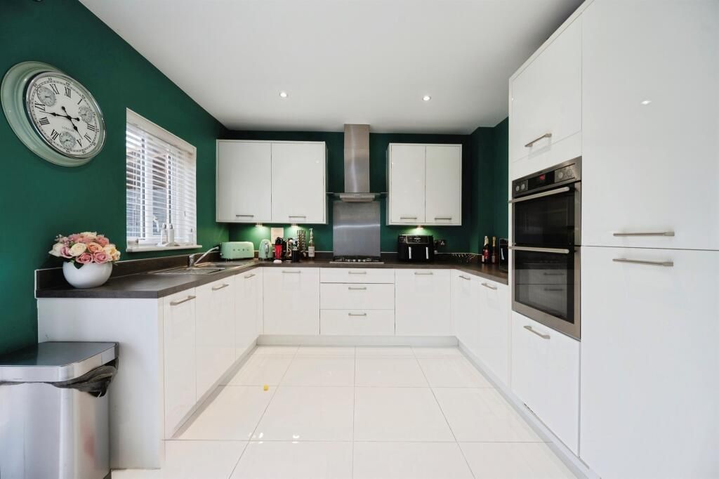 Property photo 2 of 16 Image