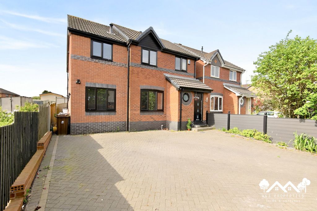 Property photo 1 of 43