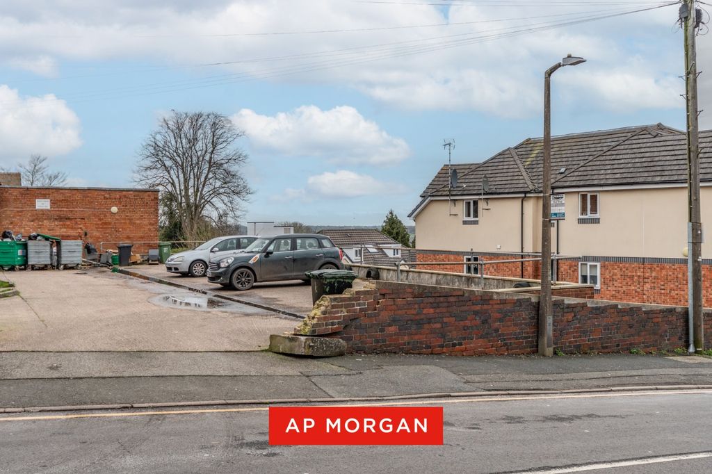 Property photo 2 of 4 Picture No. 02