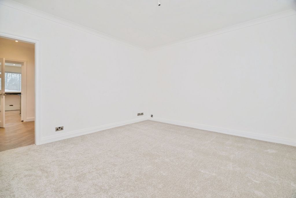 Property photo 2 of 16 Pbox-Img.Jpg