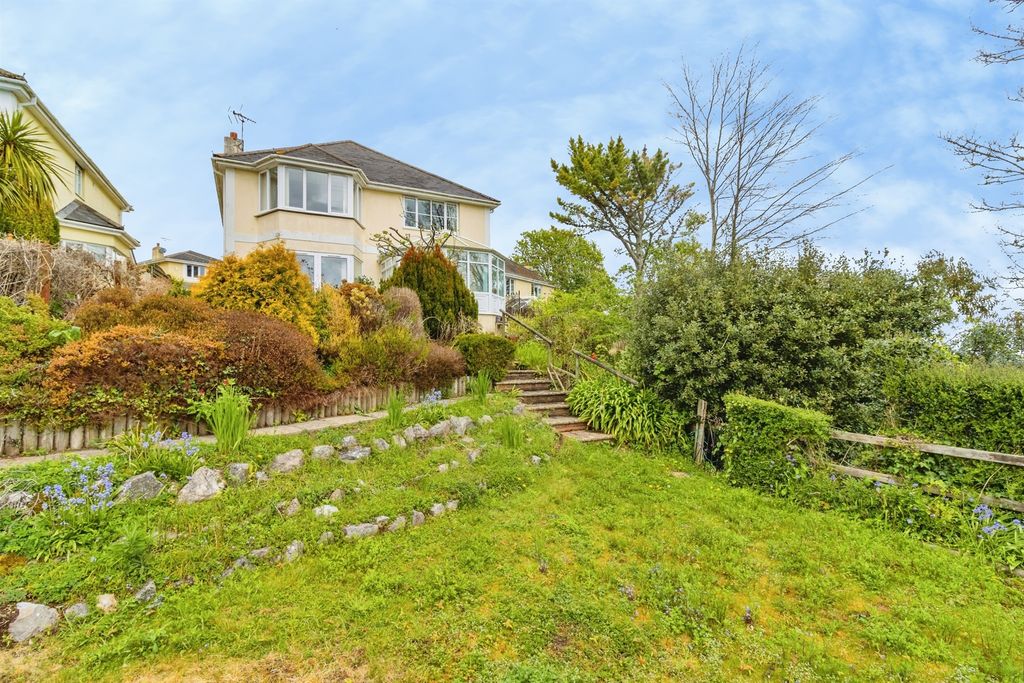 Property photo 3 of 18