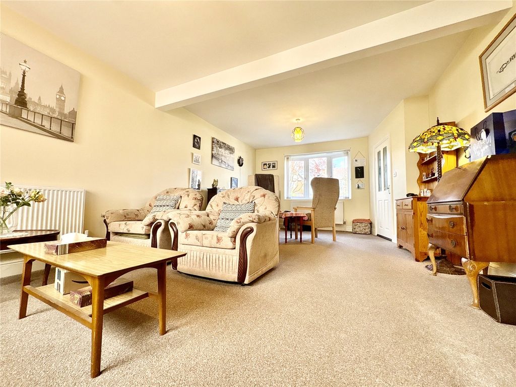 Property photo 2 of 27 Picture No. 10