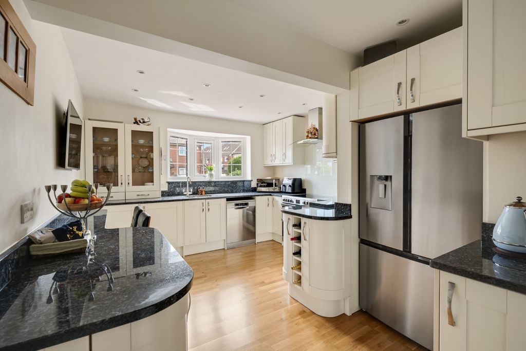 Property photo 3 of 21 5087306