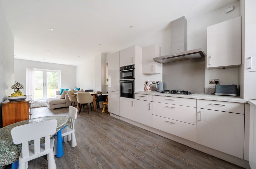 Property photo 3 of 22