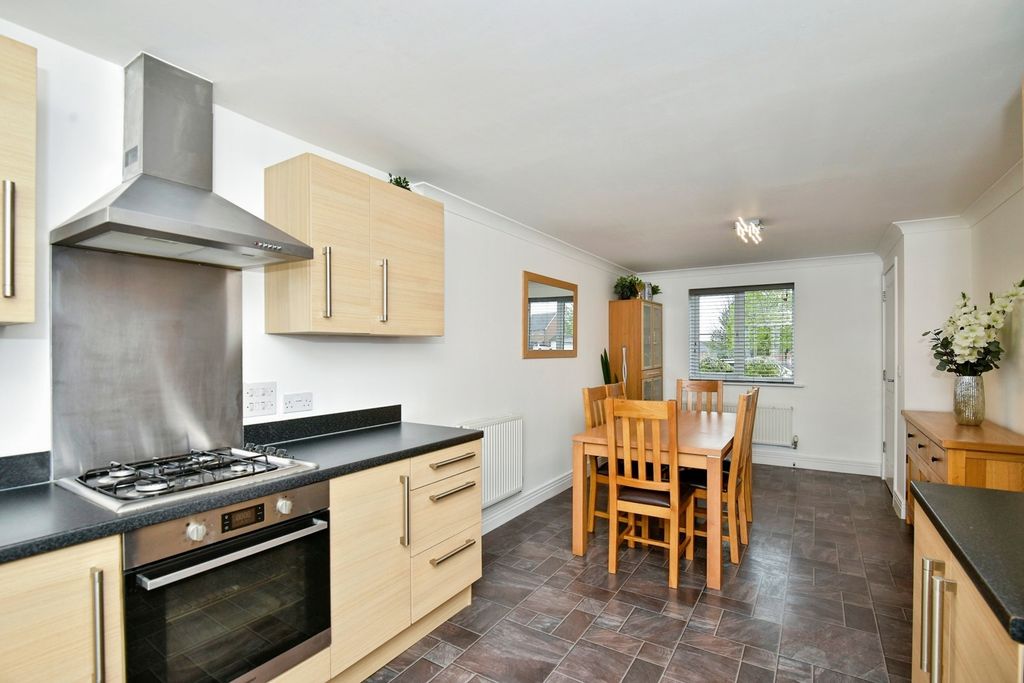 Property photo 2 of 18 Photo