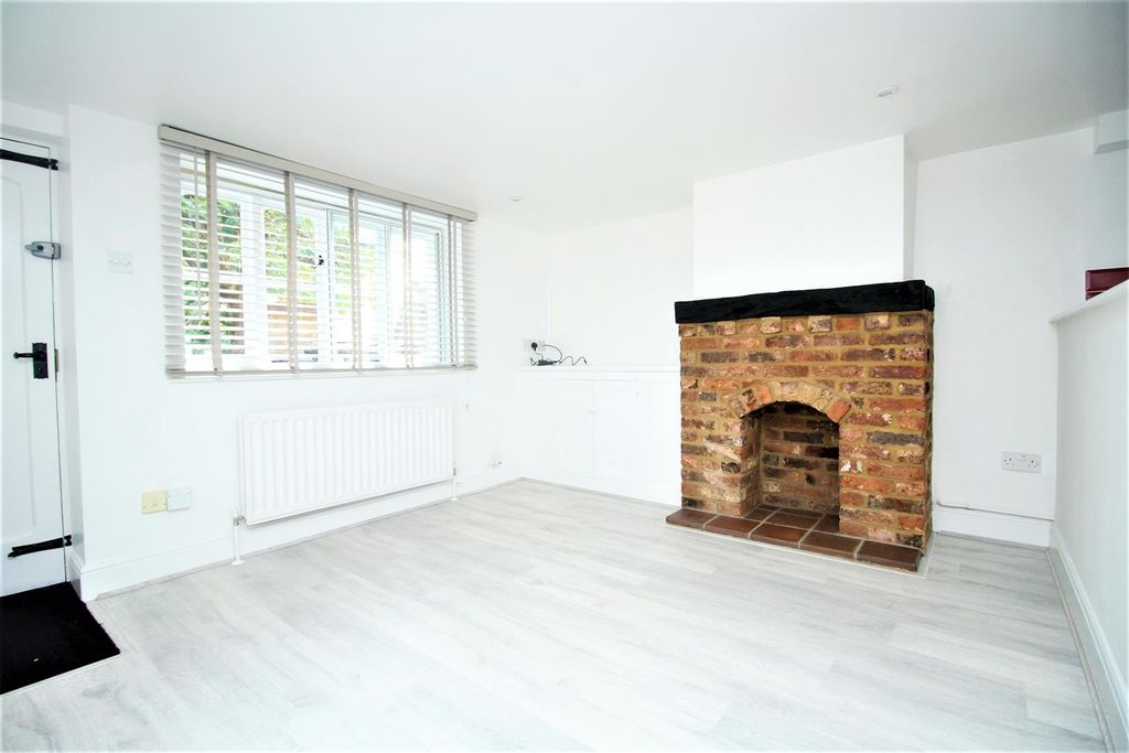 Property photo 2 of 7 Lounge 2.Jpg