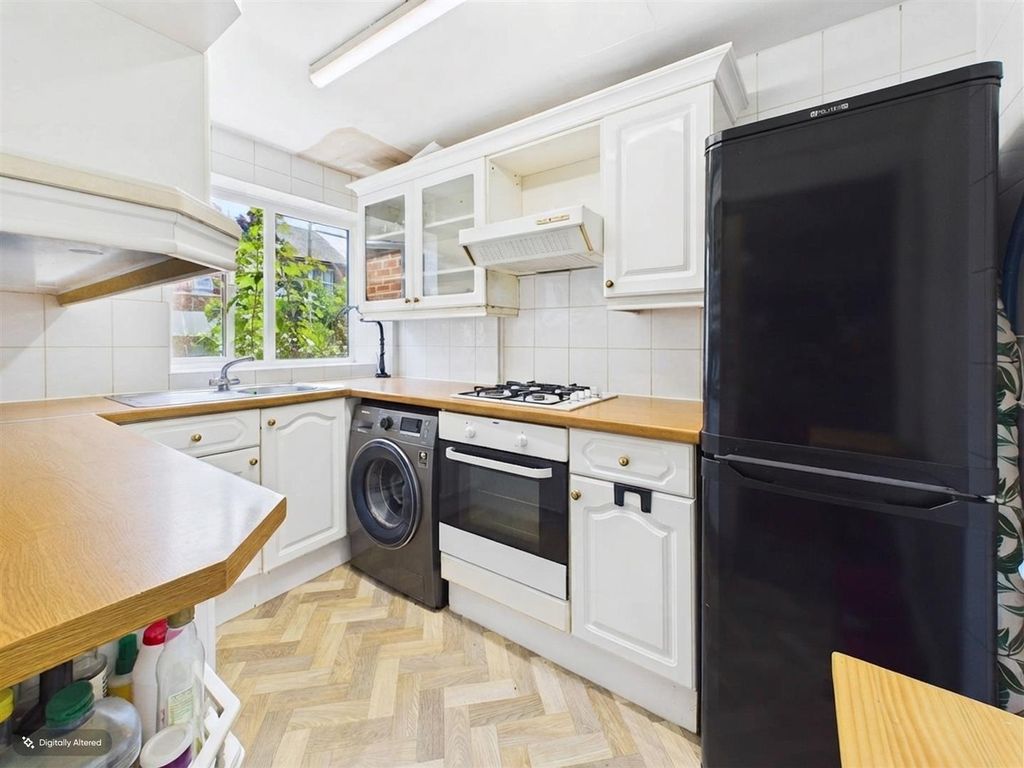 Property photo 2 of 8 Cam05510G0-Pr0256-Still005-001.Jpg
