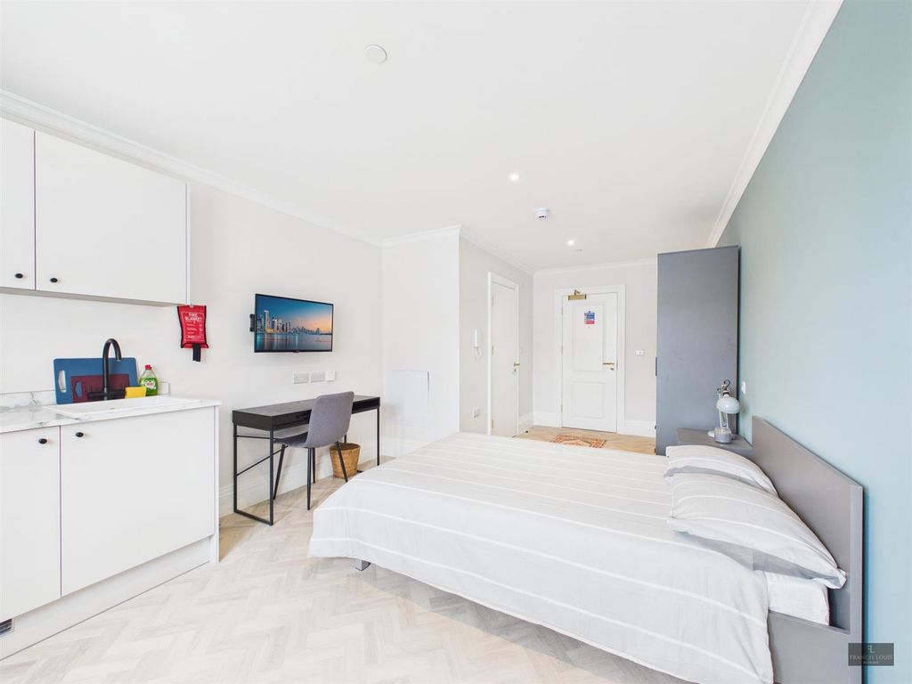 Property photo 2 of 16 Cam02887G0-Pr0639-Still001.Jpg