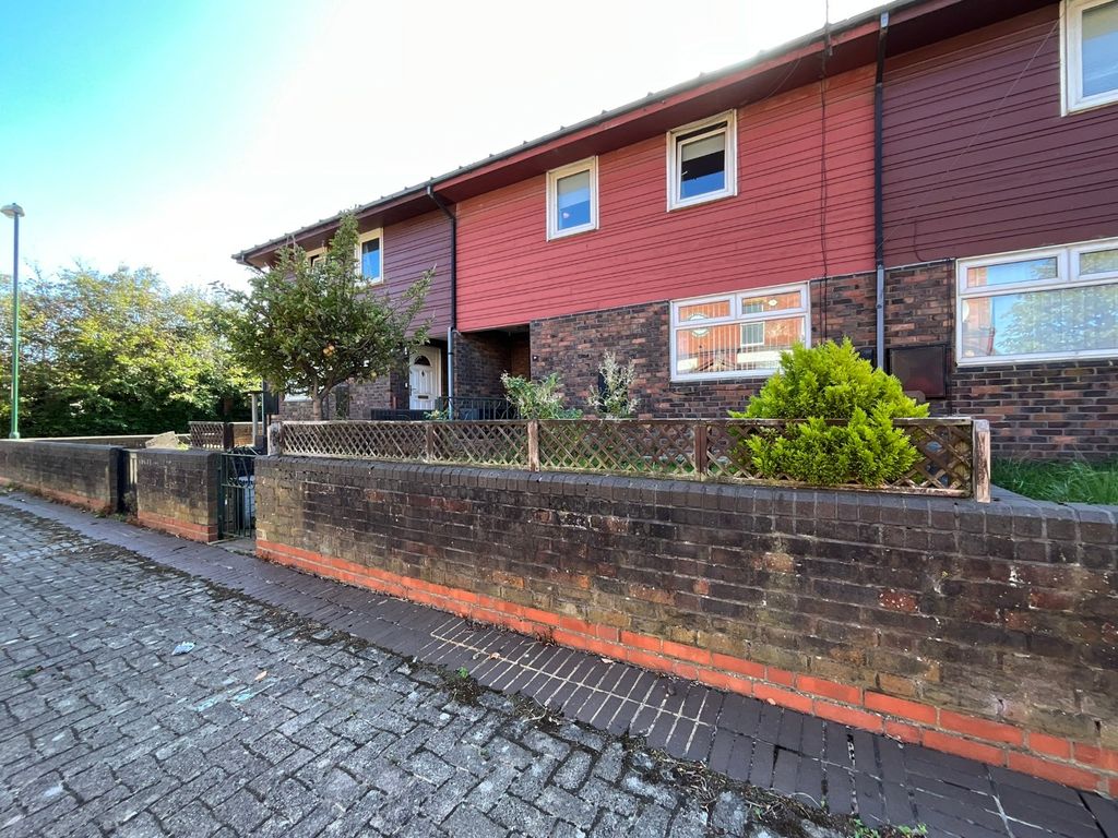 Property photo 3 of 18 4489407