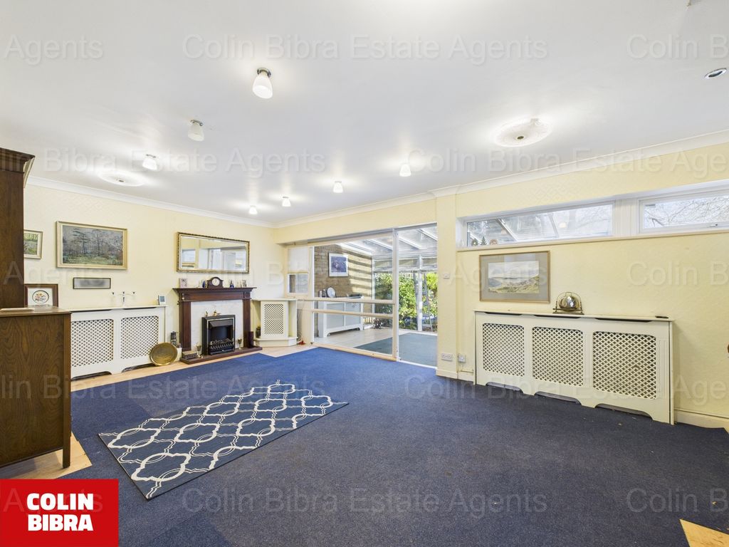 Property photo 2 of 25 Cam04175G0-Pr0064-Still018