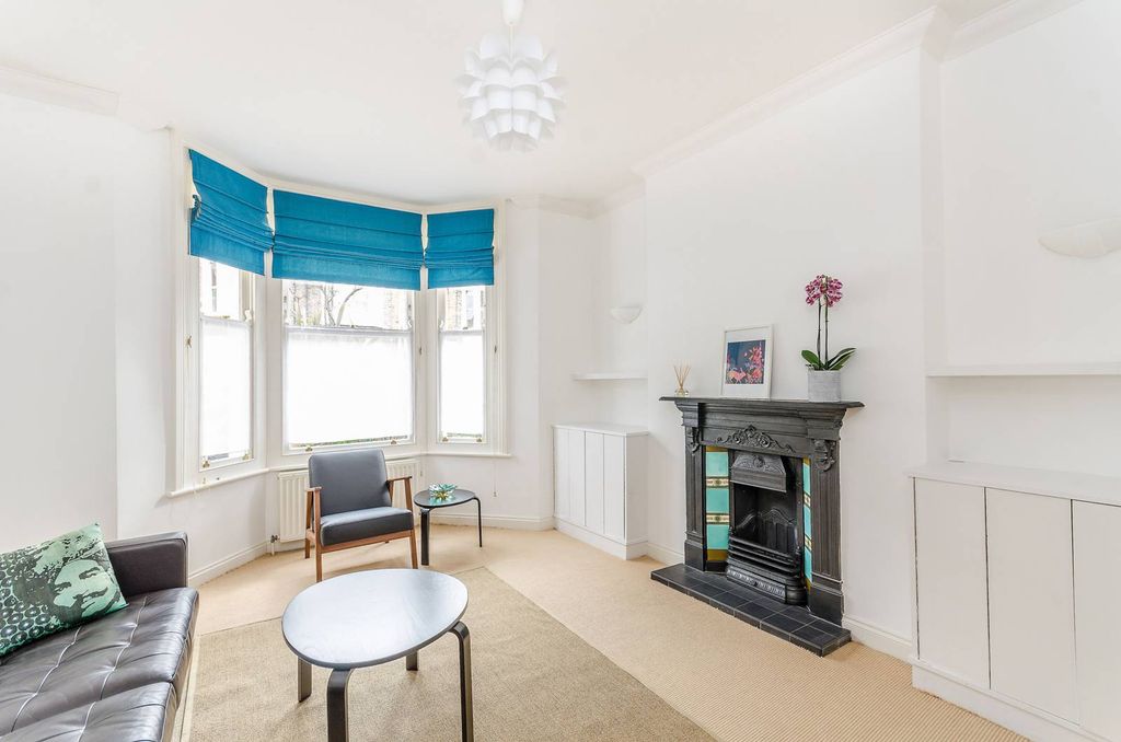 Property photo 2 of 11