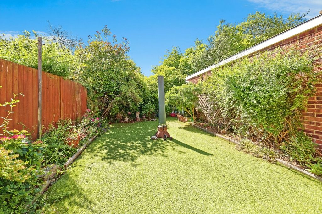 Property photo 2 of 17 Photo