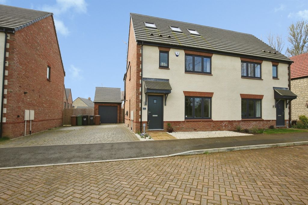Property photo 1 of 23