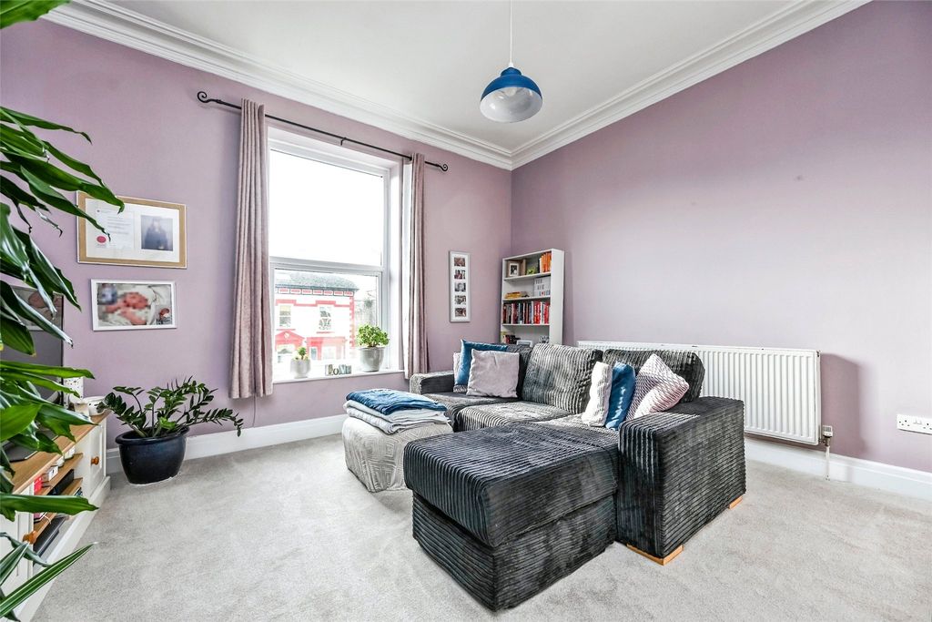 Property photo 3 of 15 Picture No. 12