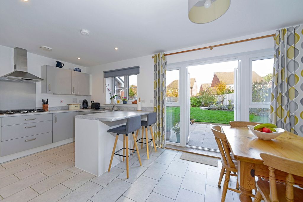 Property photo 2 of 17 Photo 15