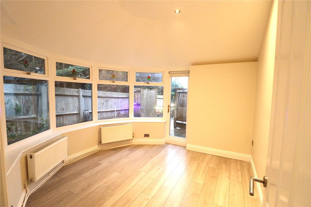 Property photo 2 of 4 Picture No. 04