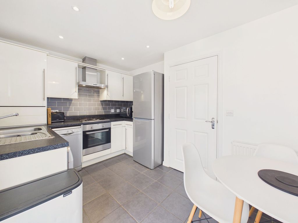 Property photo 3 of 15 Dining Kitchen