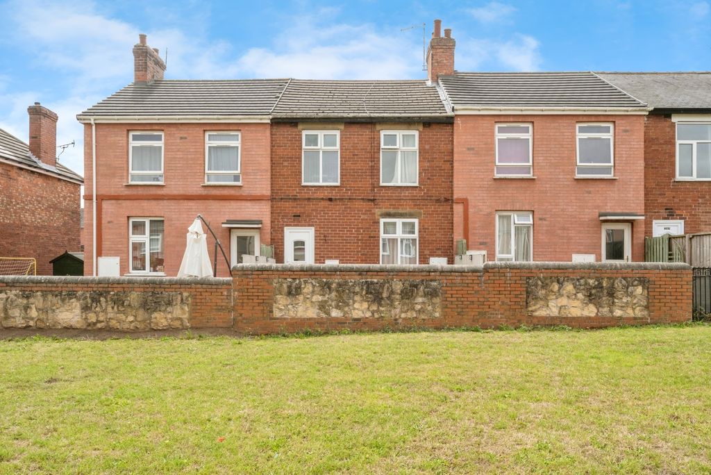 Property photo 1 of 17 Front