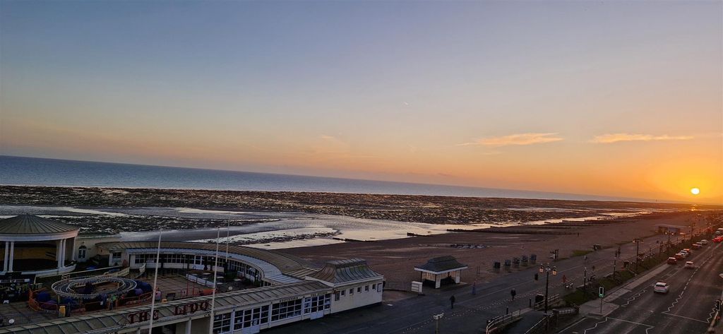 Additional image 5 of 2 bed flat to rentMarine Parade, Worthing BN11