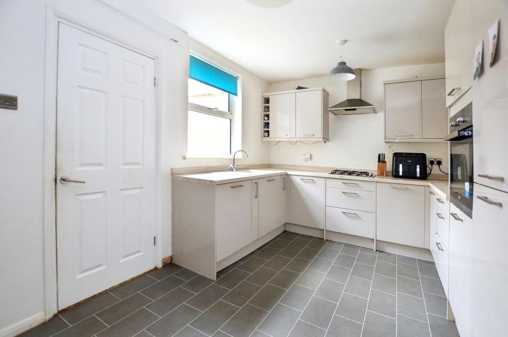 Property photo 3 of 12 Kitchen/Diner