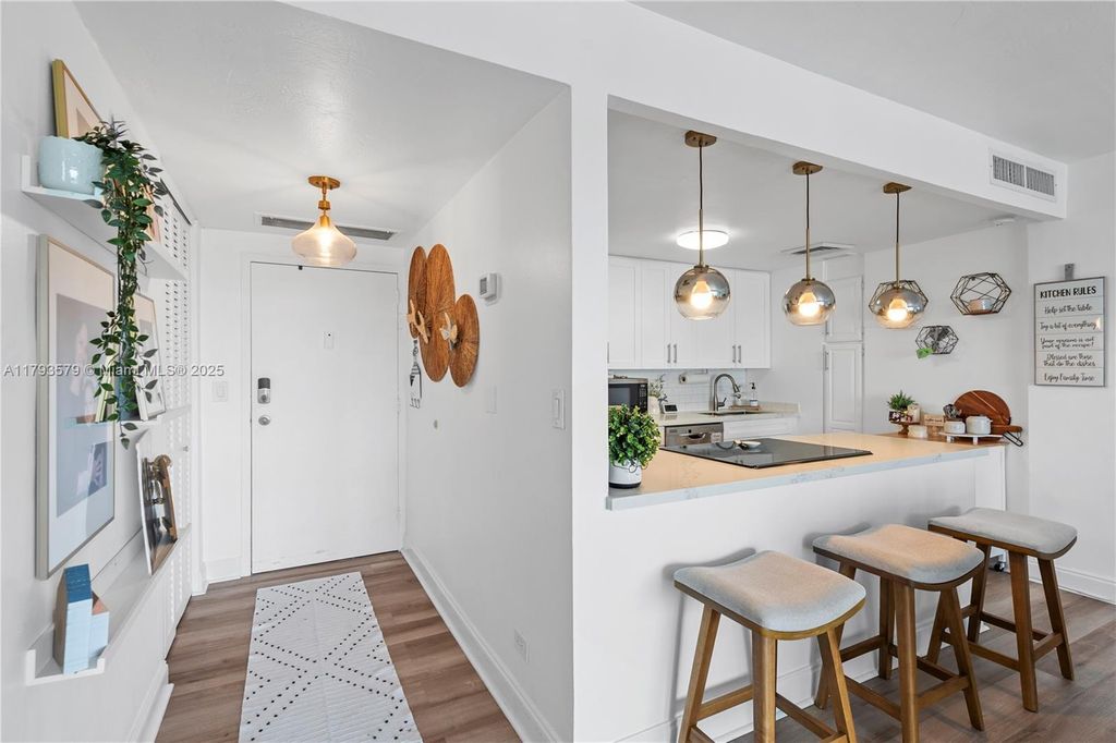 Property photo 2 of 35 <Alttext/>