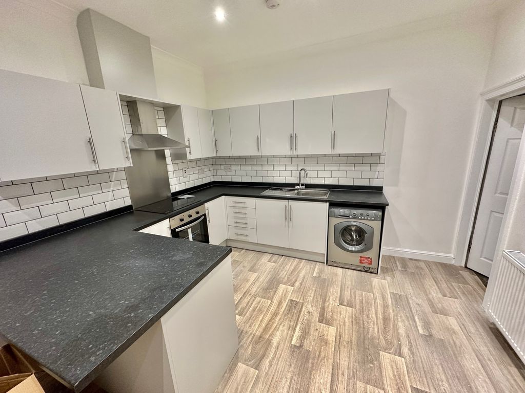 Property photo 2 of 13 Image