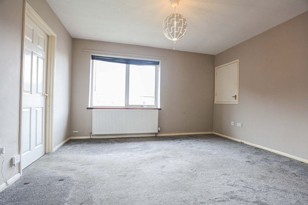 Property photo 3 of 9 Lounge