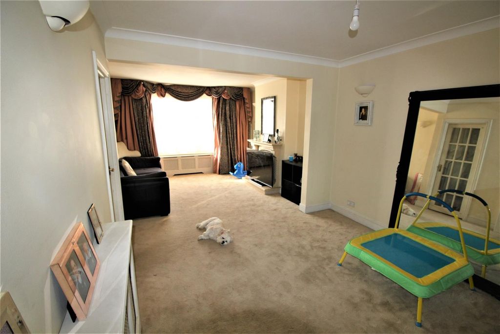 Property photo 3 of 15 4973793