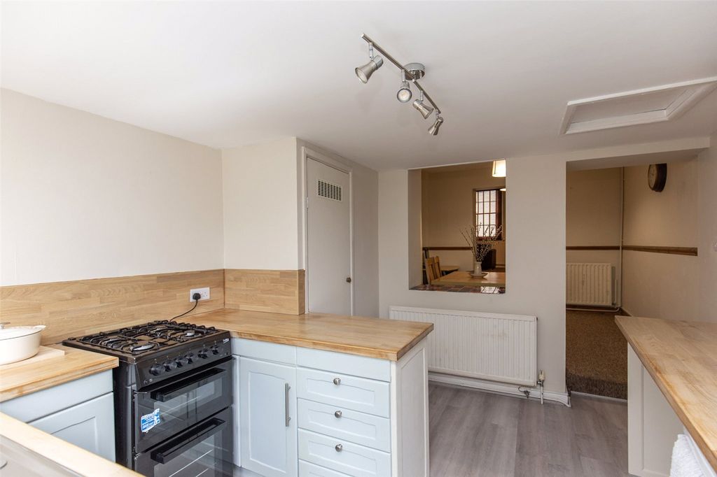 Property photo 3 of 17 Picture No. 04