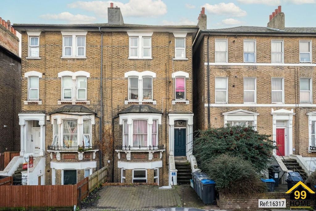 Property photo 1 of 11 Photo 0