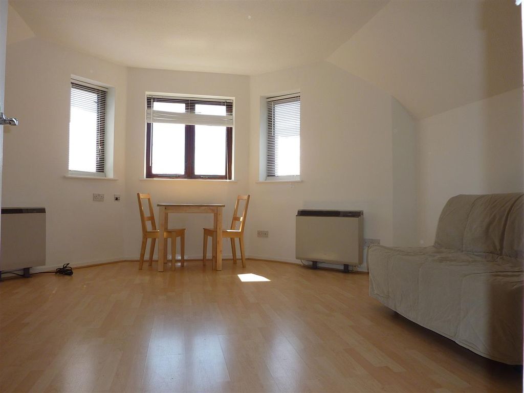 Property photo 3 of 4